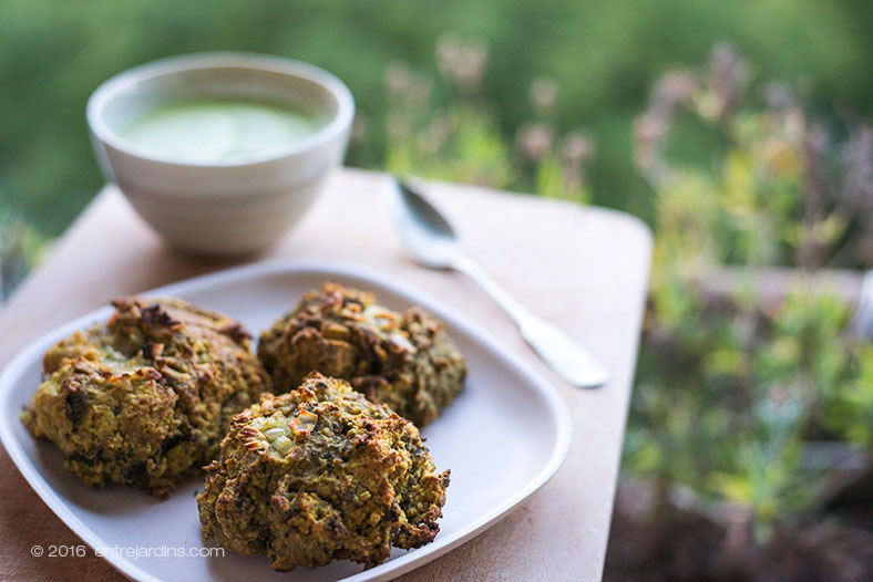 pesto-parm-biscuits-@entrejardins.com